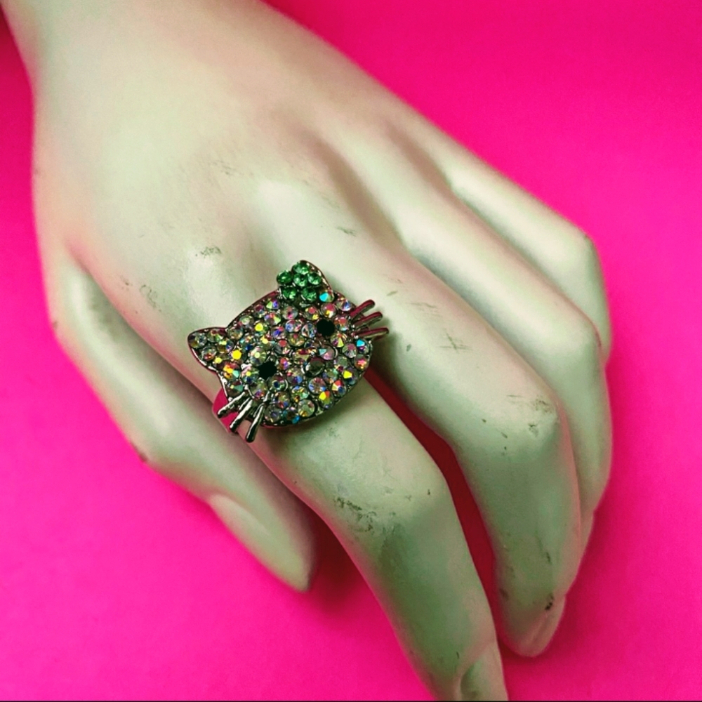 Hello kitty ring